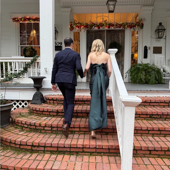 Alfred Sung Strapless Bow Back Satin Column Gown in Evergreen Size 0 - Picture 13 of 13